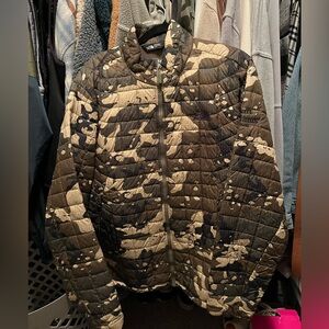 Thin Cameo North Face Puffer